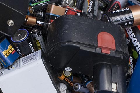 哪里回收旧电池附近_废弃锂电池回收_电池设备回收